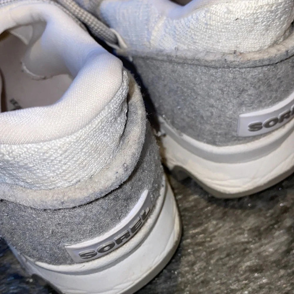 Sorel white  womens sneakers Sz 9 - Picture 7 of 13